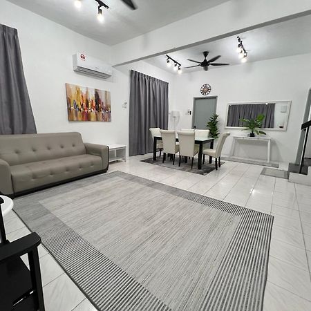 Rumah Melati By Impian Homestay Klia-Salak Tinggi-Nilai Sepang Luaran gambar