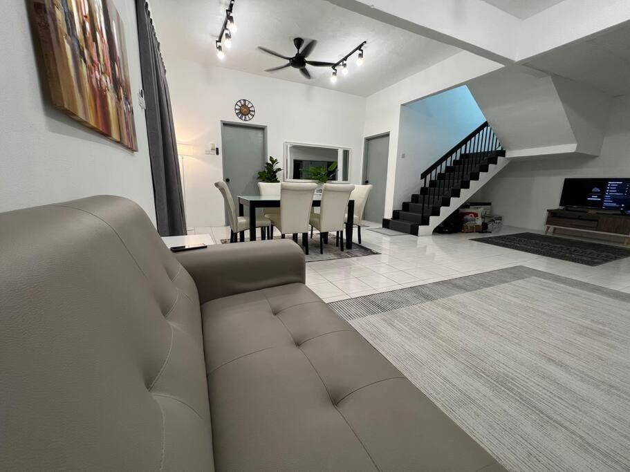 Rumah Melati By Impian Homestay Klia-Salak Tinggi-Nilai Sepang Luaran gambar